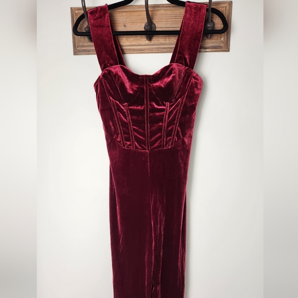 Red Velvet Jumpsuit Small - Picture 9 of 10